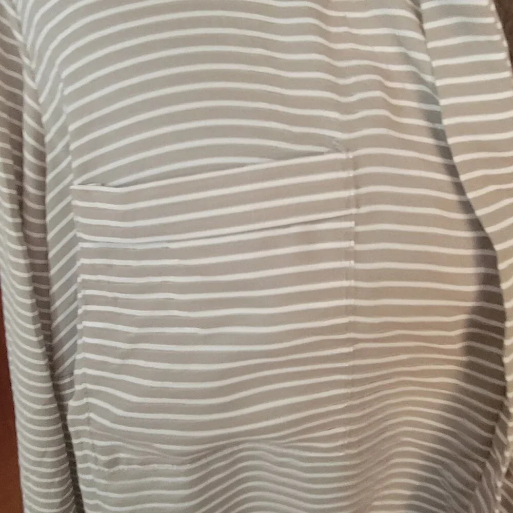 Torrid Striped Long Roll Tab Sleeve Blouse Size 0 Womens Top Large - Picture 2 of 5